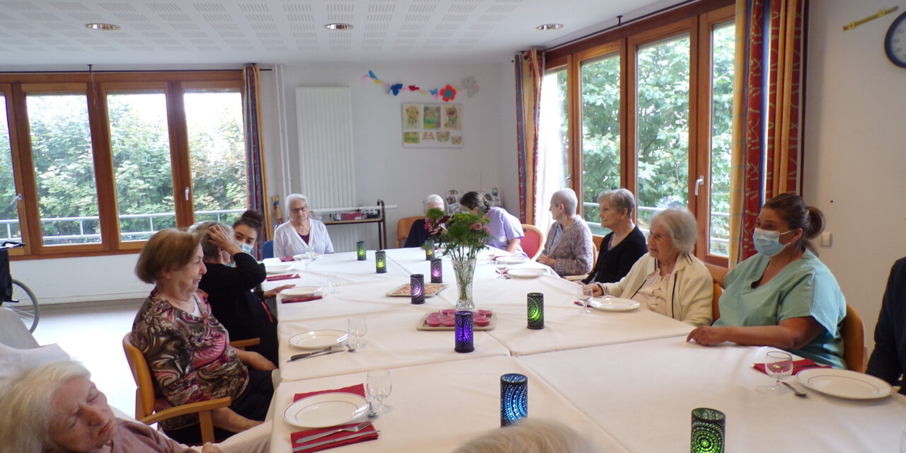 repas festif à l’unité de vie protégée