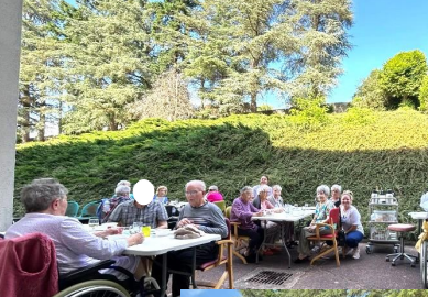 Ambiance conviviale lors d&rsquo;un dîner en terrasse
